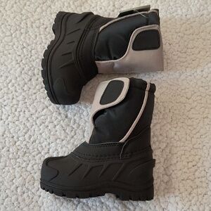 NWT Child's Gray/Black Itasca Snow Cat Winter Boots Size 5T